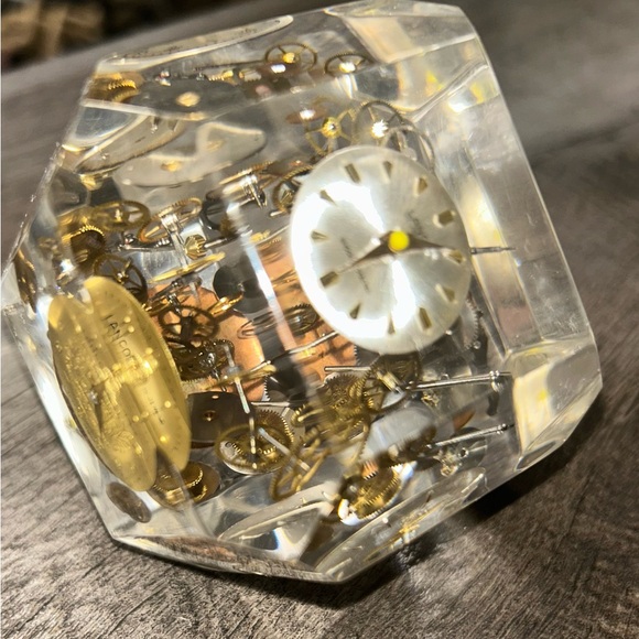 Vintage Frozen Time Faceted Lucite Exploded Watch/Clock Parts Paperweight 3”. - Picture 2 of 9